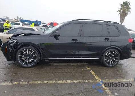 2022 BMW X7 xDrive40I z USA, uszkodzony, nr VIN 5UXCW2C08N9J22397